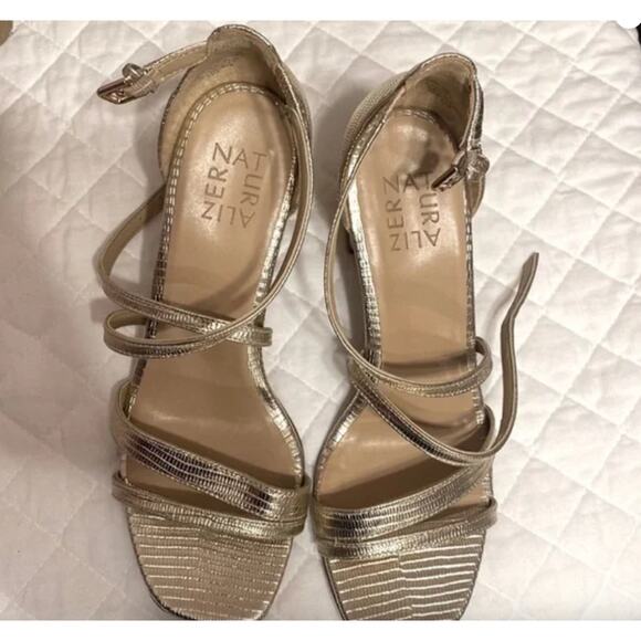 Naturalizer Gold Strappy Block Heel Sandals - Women's Size 9 - Great Condition - Picture 3 of 4